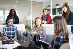 Sitio web oficial de la empresa GEO + SEO de doble motor: un conjunto de sitios repartidos por 300 ciudades de todo el país